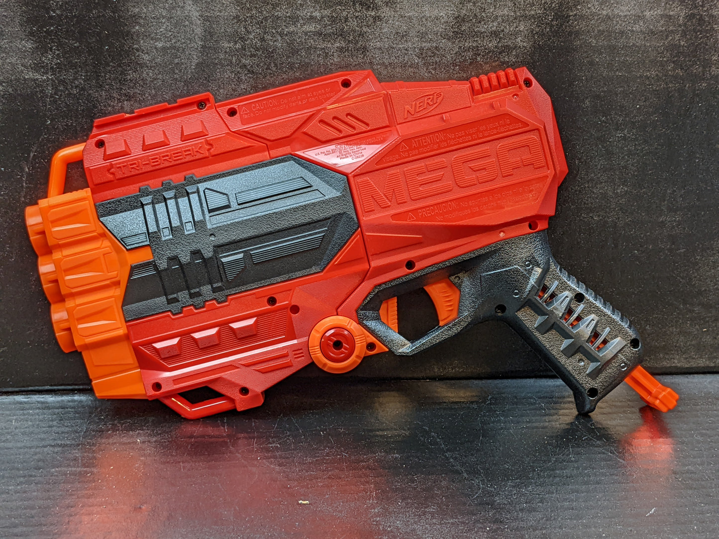 Nerf MEGA Tri-Break Preto - Laranja e Vermelho - Outros Jogos ao