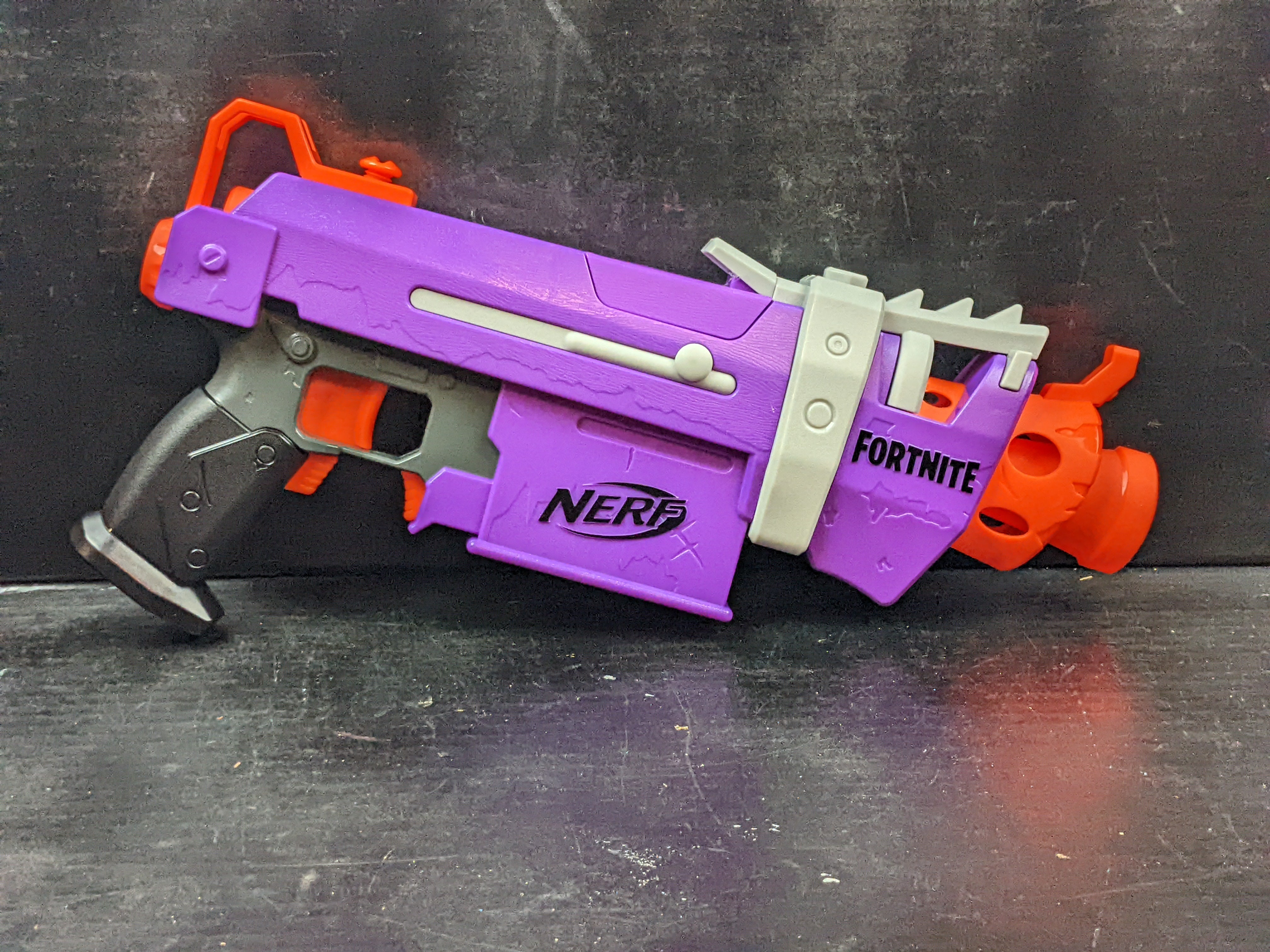 Nerf Fortnite SMGE Blaster Barn