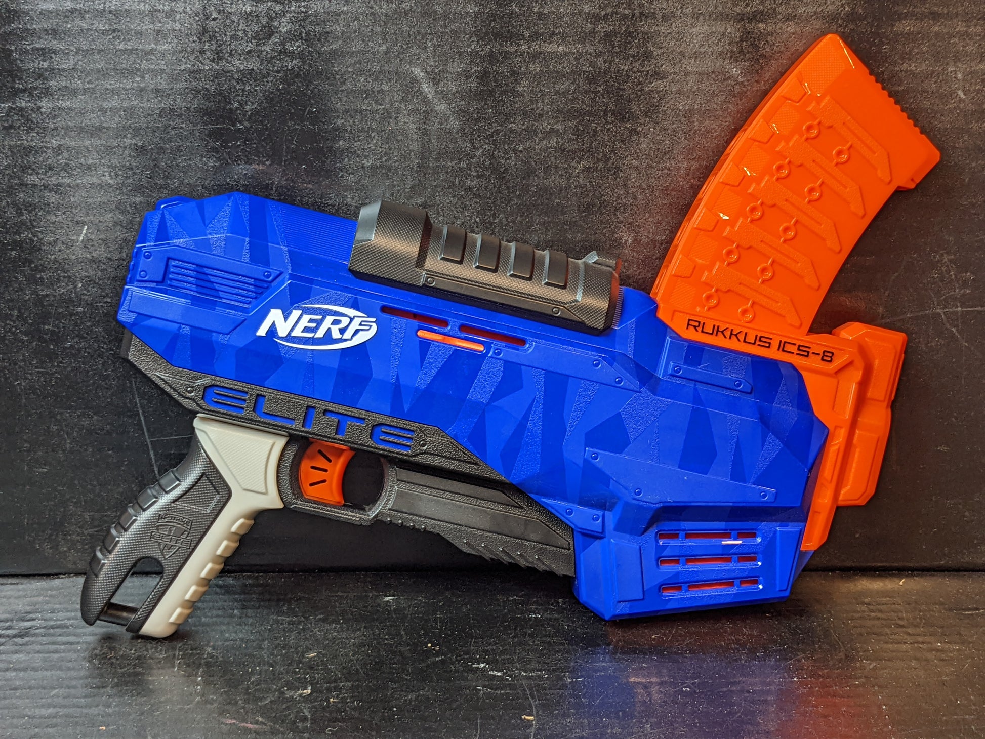 NERF Rukkus Ics-8 N-strike Elite E2654 Includes 8 Darts for sale